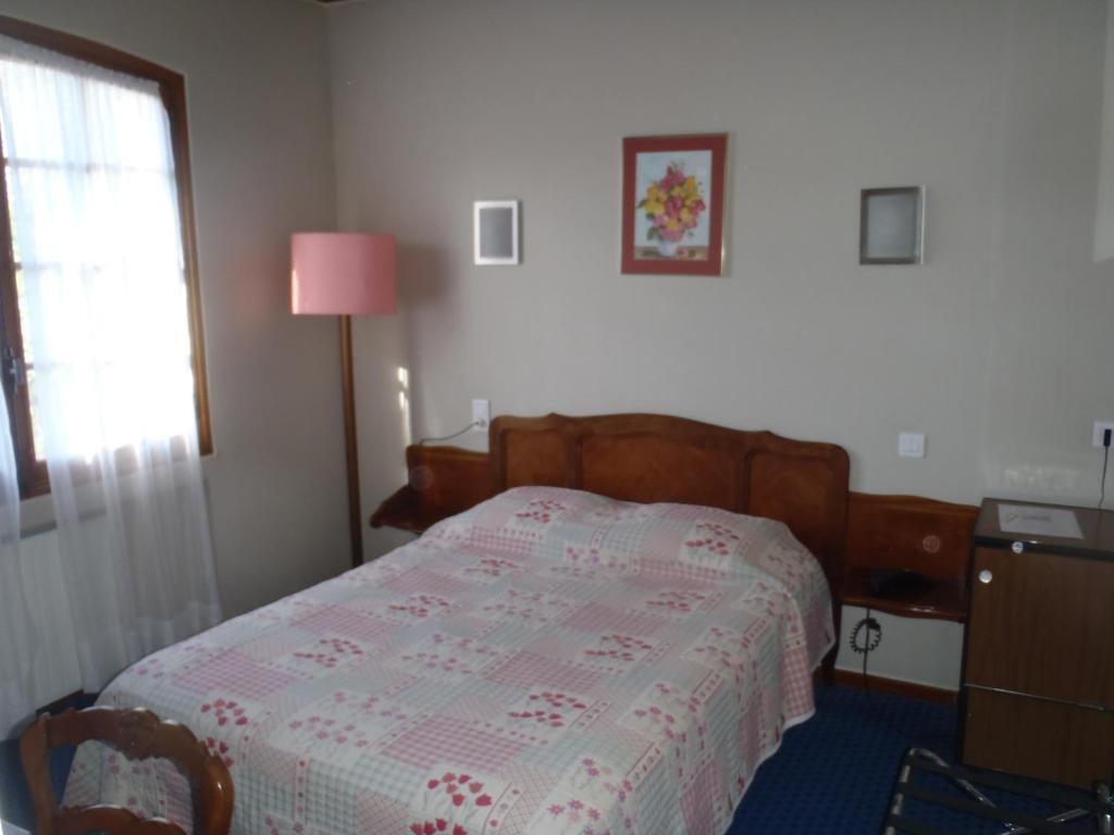 Grand Hotel Du Cours Sisteron Habitación foto