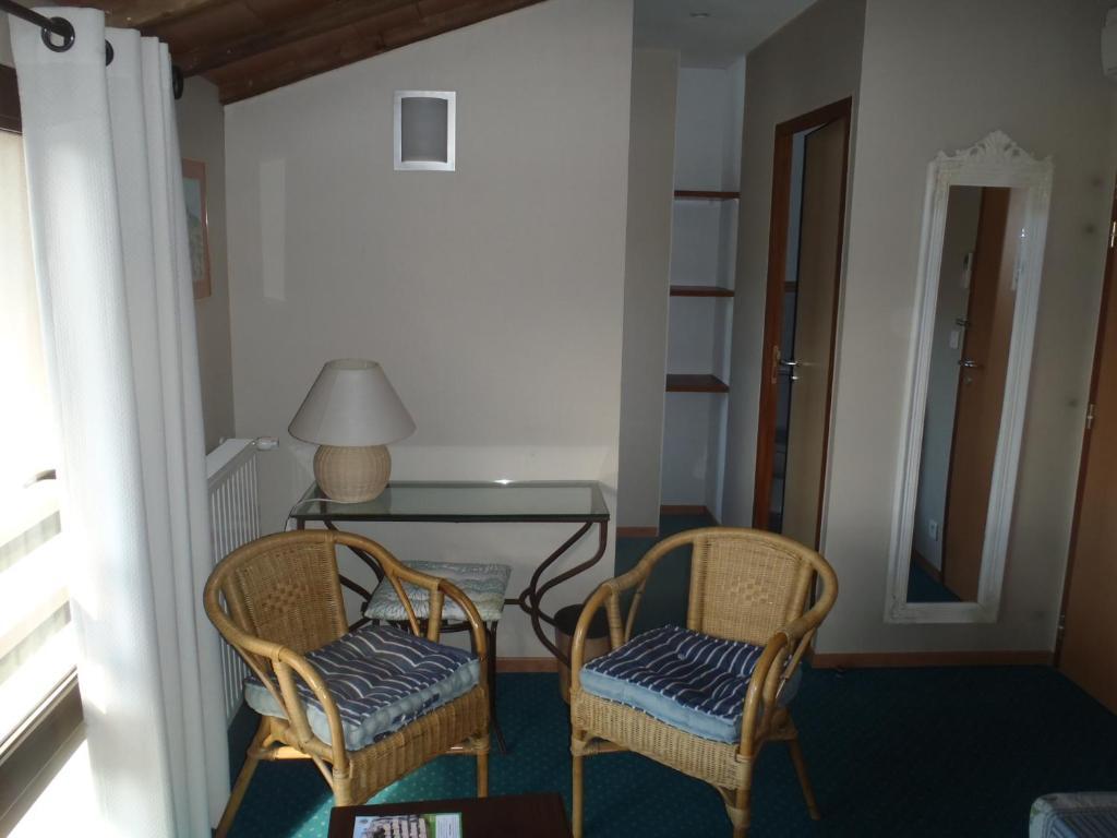 Grand Hotel Du Cours Sisteron Habitación foto