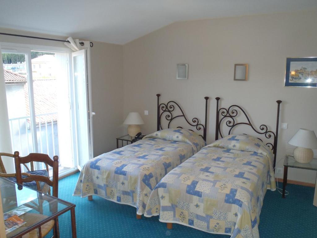 Grand Hotel Du Cours Sisteron Habitación foto