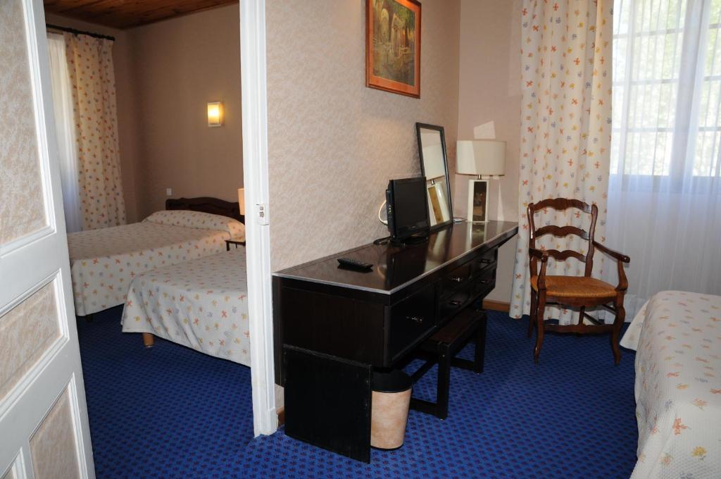 Grand Hotel Du Cours Sisteron Habitación foto
