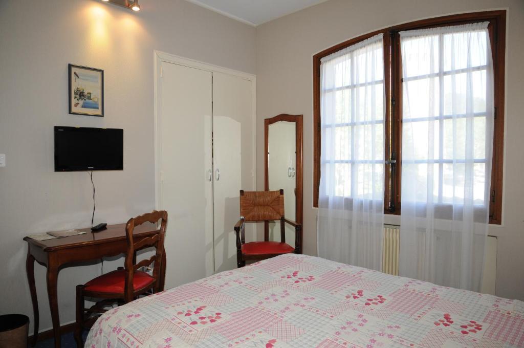 Grand Hotel Du Cours Sisteron Habitación foto